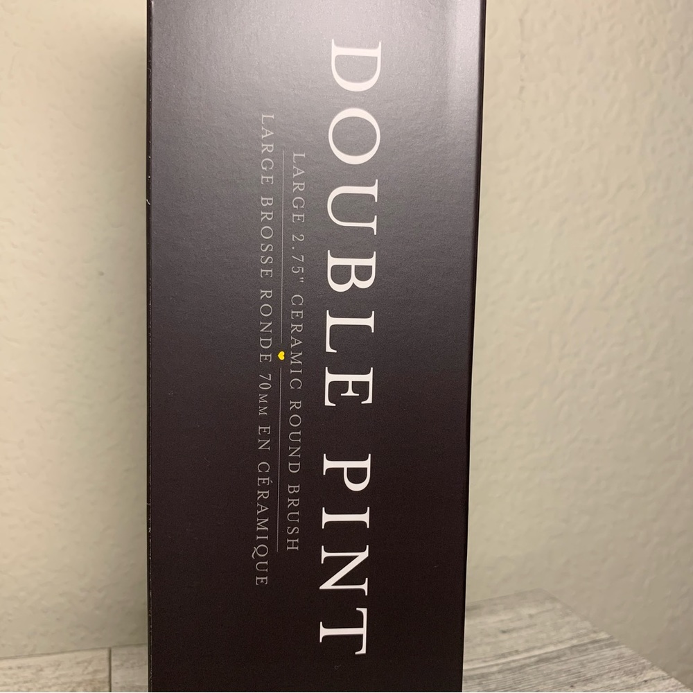 Drybar round brush Double Pint Brush Large 2.75 - Picture 2 of 3